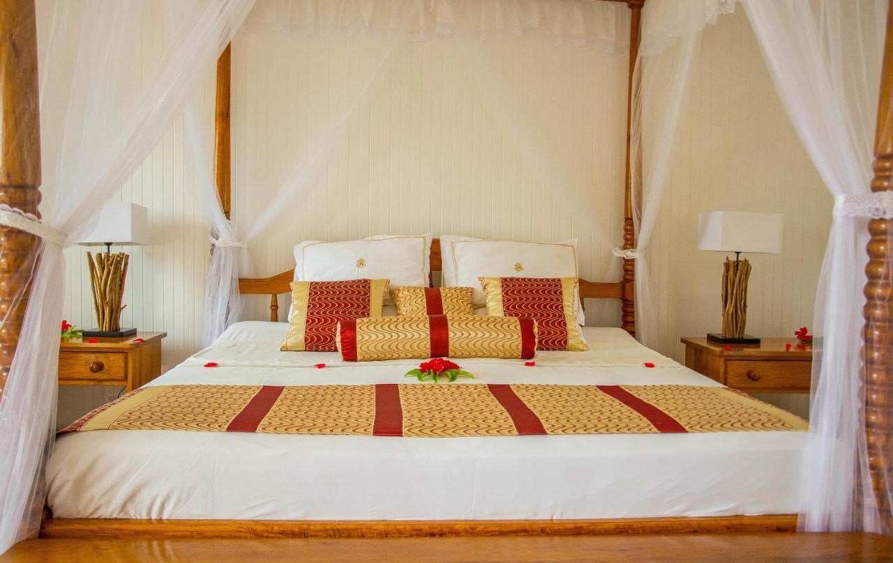 Le Domaine De La Reserve Anse Volbert Village  Bagian luar foto